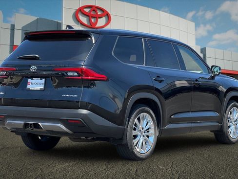 Certified 2024 Toyota Grand Highlander AWD image 3