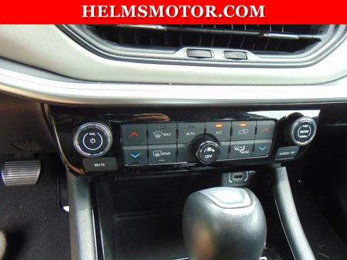Certified 2025 Jeep Compass Limited AWD/4WD image 19