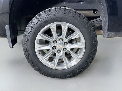 Used 2020 Chevrolet Silverado 1500 LT Trail Boss image 32
