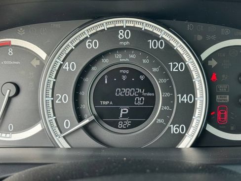 Used 2014 Honda Accord EX image 25
