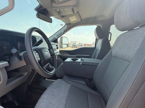 Used 2025 Ford F250 XLT w/ Black Appearance Package AWD/4WD image 18