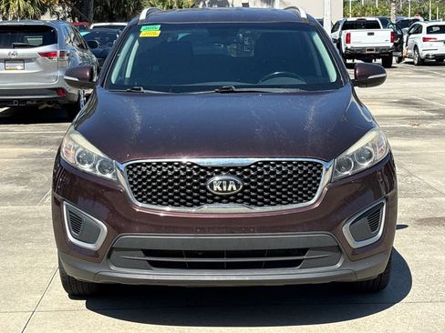 Used 2016 Kia Sorento LX w/ LX Convenience Package image 10
