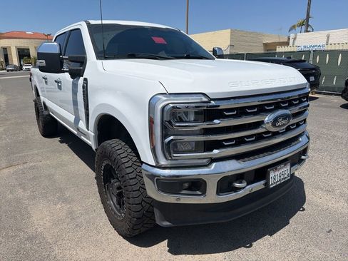 Used 2024 Ford F250 Lariat w/ Lariat Ultimate Package AWD/4WD image 3
