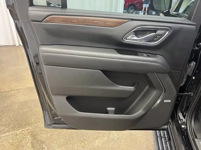 Used 2023 Chevrolet Suburban High Country AWD/4WD image 27