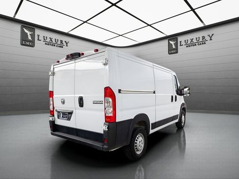 Used 2025 RAM ProMaster 2500 w/ Convenience Group FWD image 8