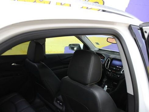 Used 2023 Chevrolet Equinox Premier AWD/4WD image 10