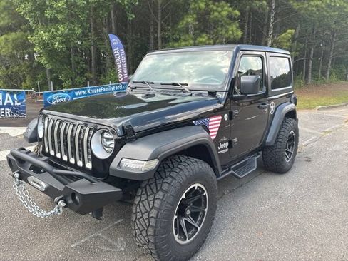 Used 2019 Jeep Wrangler Sport AWD/4WD image 3