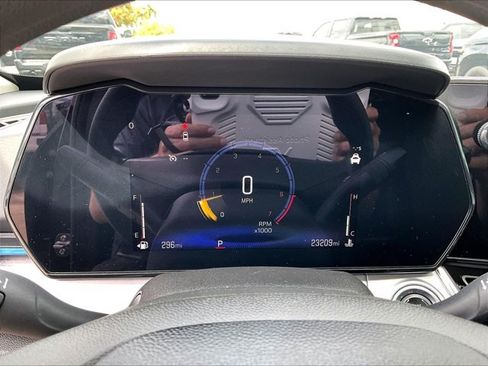 Used 2025 Chevrolet Trax LT FWD image 22