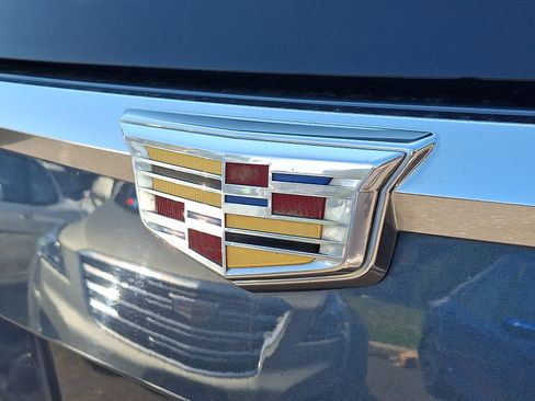 Used 2020 Cadillac Escalade Luxury w/ LPO, Radiant Package AWD/4WD image 31
