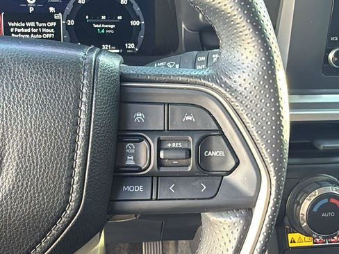 Used 2025 Toyota 4Runner 4WD image 15