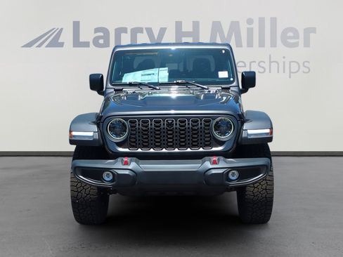 New 2025 Jeep Gladiator Rubicon w/ Convenience Group image 8