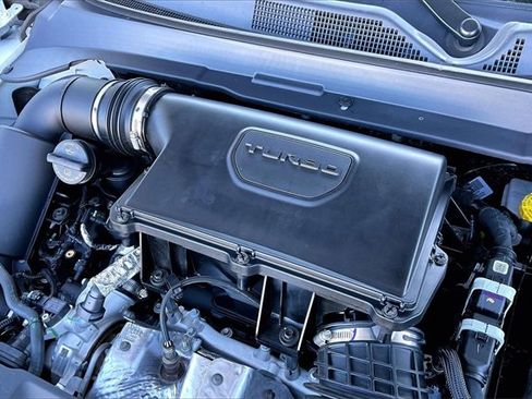 Certified 2025 Jeep Compass Sport image 34