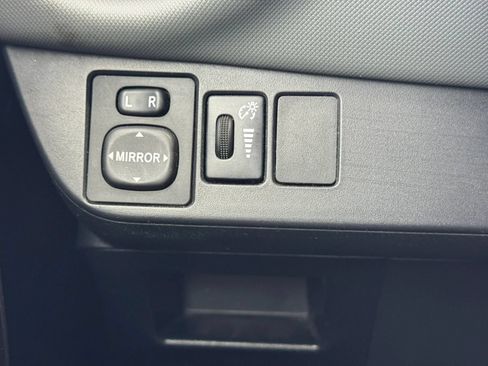 Used 2015 Toyota Yaris SE FWD image 29