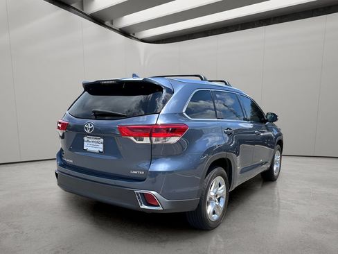 Used 2018 Toyota Highlander Limited FWD image 5