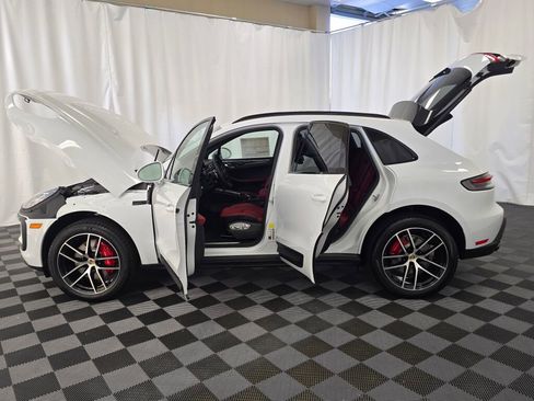 New 2026 Porsche Macan S image 13