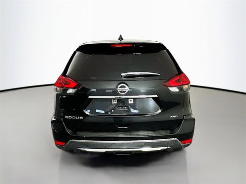 Used 2019 Nissan Rogue S image 6