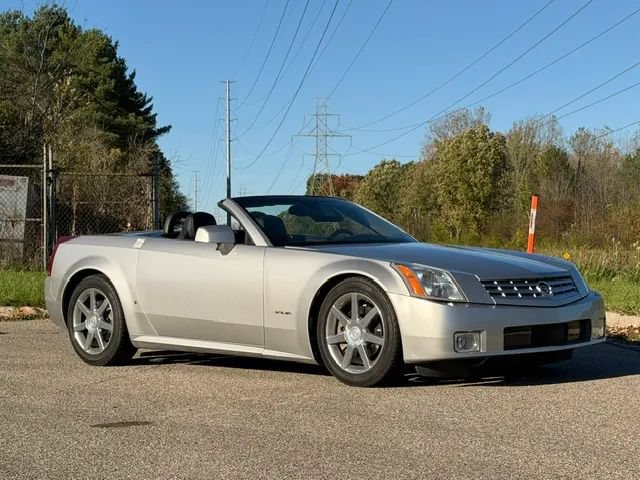 Used 2007 Cadillac XLR RWD image 8