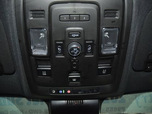 Used 2024 Chevrolet Suburban High Country image 51