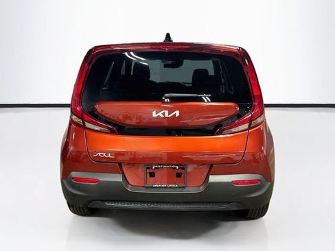 Used 2022 Kia Soul LX w/ Technology Package FWD image 6
