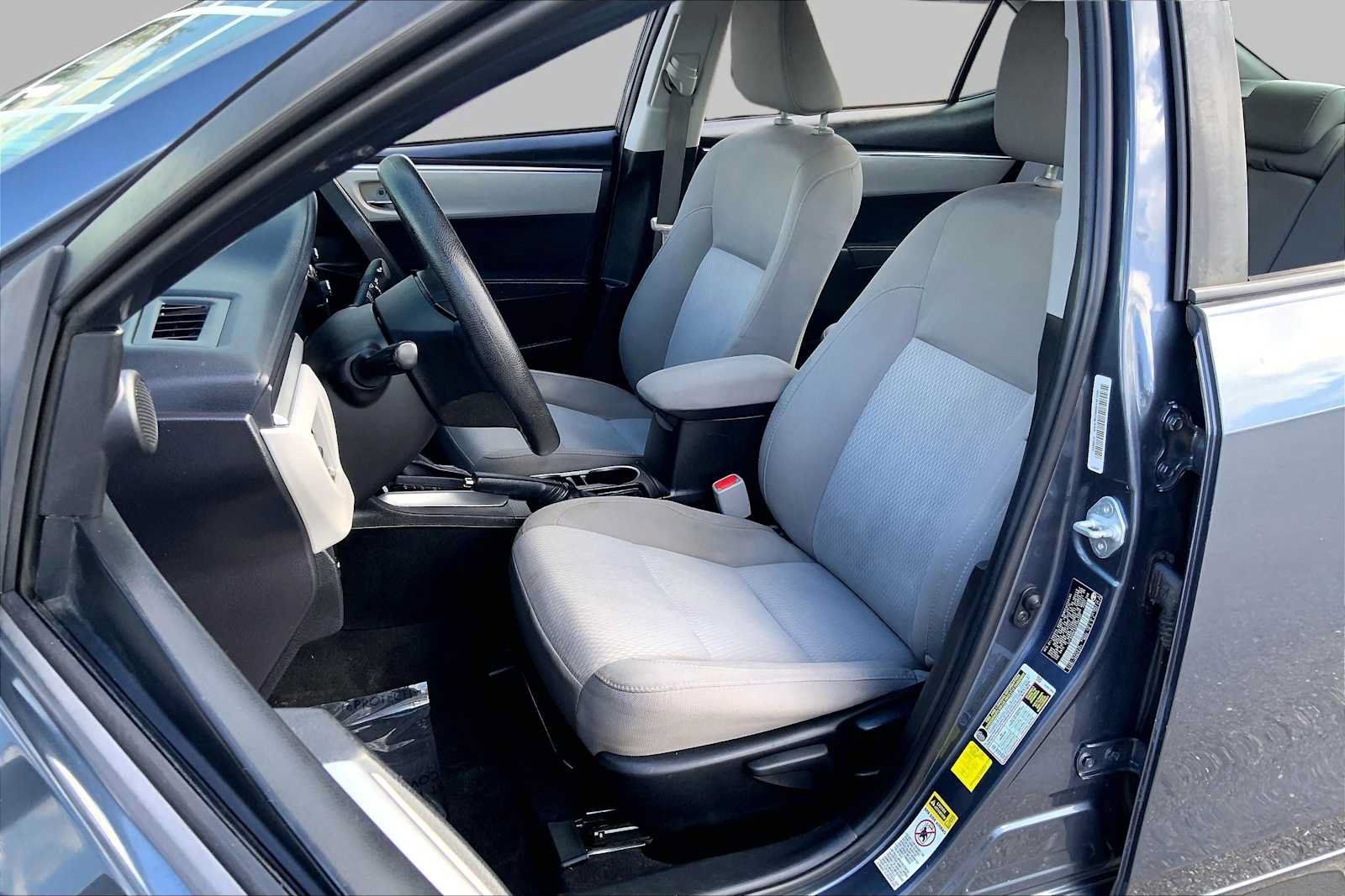 Used 2016 Toyota Corolla LE FWD image 7