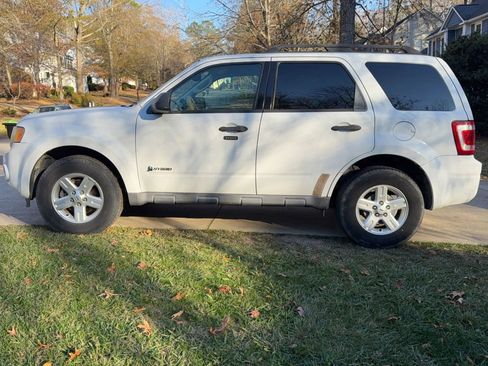 Used 2010 Ford Escape 2WD Hybrid image 4