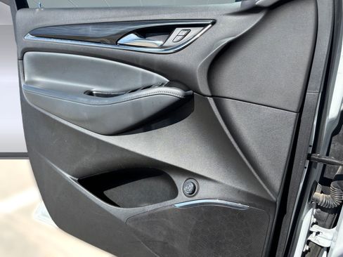 Used 2022 Buick Enclave Essence image 21