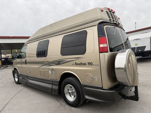 Used 2010 Chevrolet Express 3500 Extended w/ Power Package RWD image 22