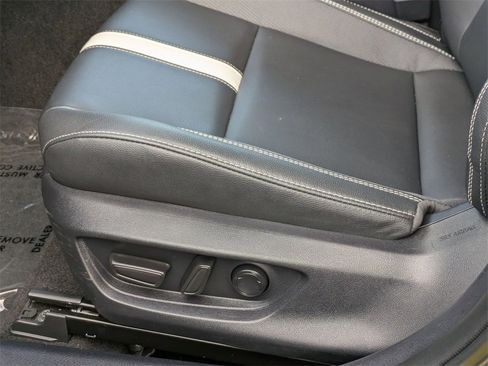 Used 2025 Toyota Camry SE image 15