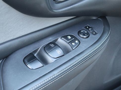 Used 2019 Nissan Murano SV image 22