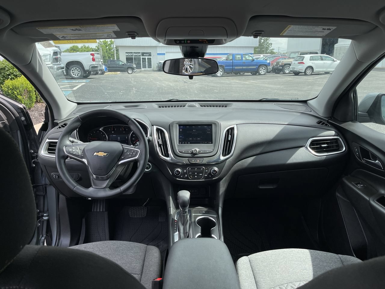 Used 2024 Chevrolet Equinox LT w/ LPO, Floor Liner Package FWD image 19