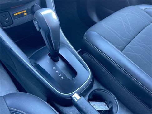 Certified 2022 Chevrolet Trax LT w/ LT Convenience Package image 15