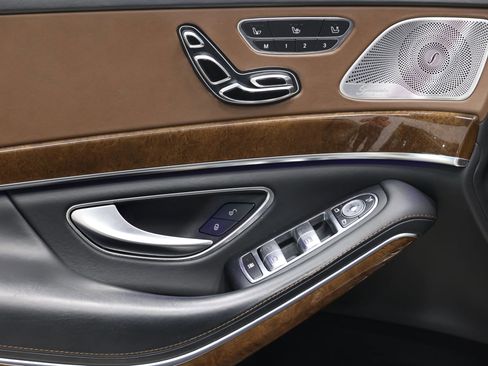 Used 2016 Mercedes-Benz Maybach S 600 image 12
