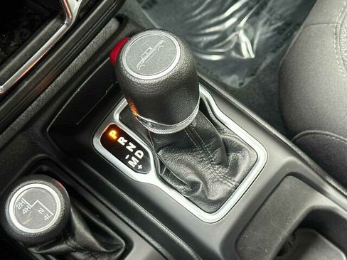 Used 2023 Jeep Gladiator Sport image 24