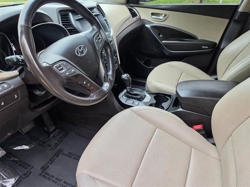 Used 2018 Hyundai Santa Fe Sport w/ 2.4L Tech Package 04 AWD/4WD image 17