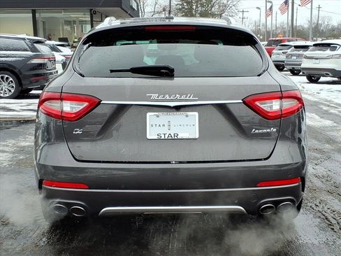 Used 2019 Maserati Levante GranLusso image 6