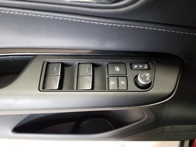 Used 2023 Toyota Venza LE AWD/4WD image 11