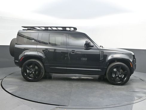 Used 2023 Land Rover Defender 110 X-Dynamic SE image 8