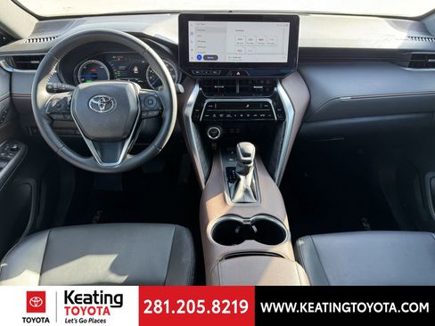 Certified 2024 Toyota Venza XLE image 13