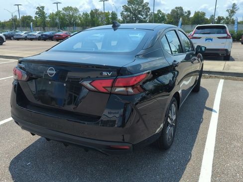 Used 2024 Nissan Versa SV FWD image 3