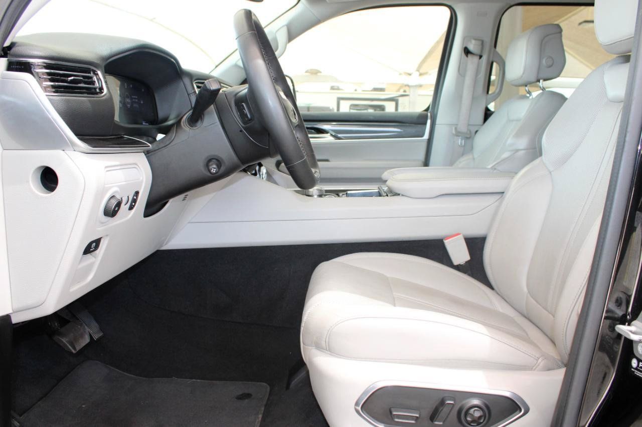 Used 2022 Jeep Wagoneer Series I AWD/4WD image 10
