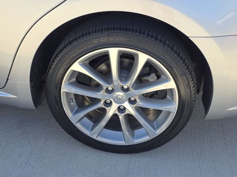 Used 2015 Toyota Avalon XLE Touring image 32