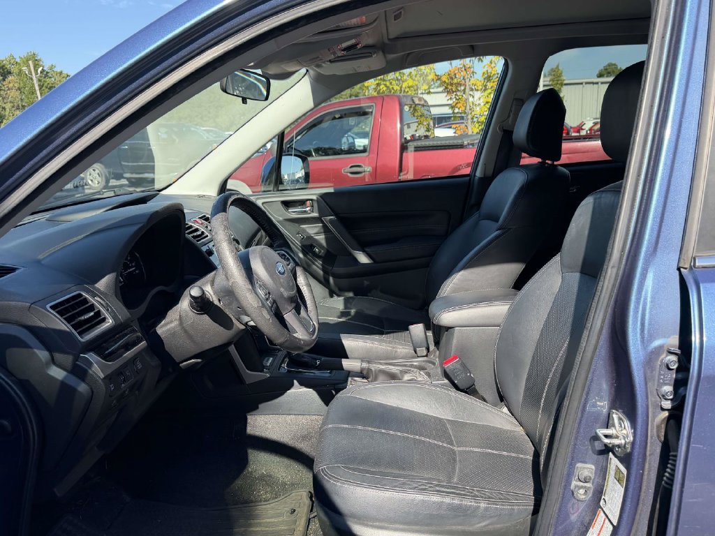 Used 2017 Subaru Forester 2.5i Touring AWD/4WD image 5