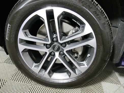 Certified 2025 Audi Q5 Premium w/ Premium Plus AWD/4WD image 9