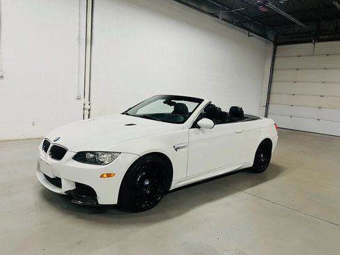 Used 2010 BMW M3 Convertible RWD image 2
