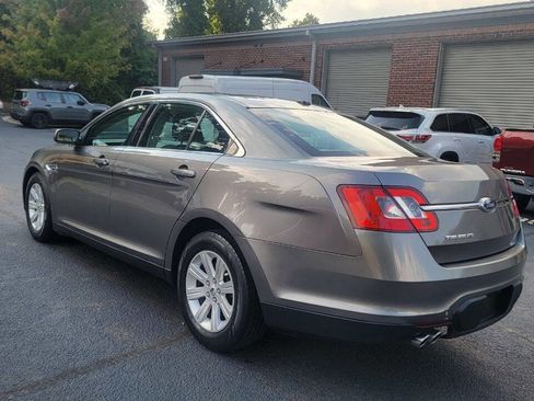 Used 2011 Ford Taurus SE image 7