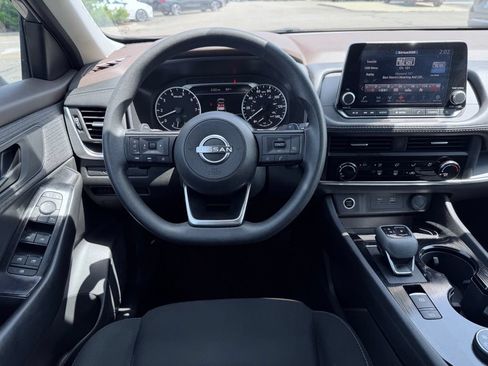 Used 2023 Nissan Rogue S AWD/4WD image 24