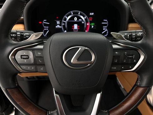 Used 2024 Lexus LX 600 4WD w/ Appearance Package image 17