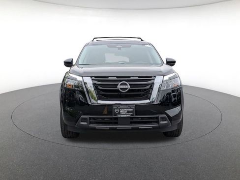 Used 2025 Nissan Pathfinder SV w/ SV Premium Package FWD image 2