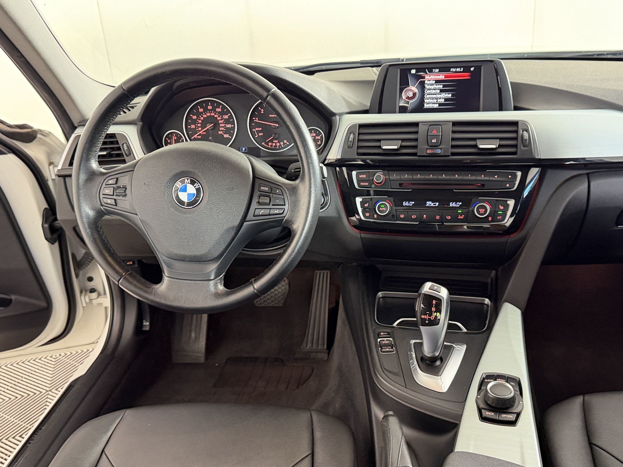 Used 2016 BMW 320i xDrive Sedan AWD/4WD image 26