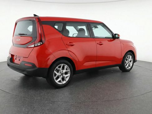Used 2025 Kia Soul LX w/ LX Technology Package FWD image 9